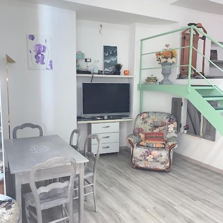Joli Studio Au Soleil Apartment Menton Luaran gambar